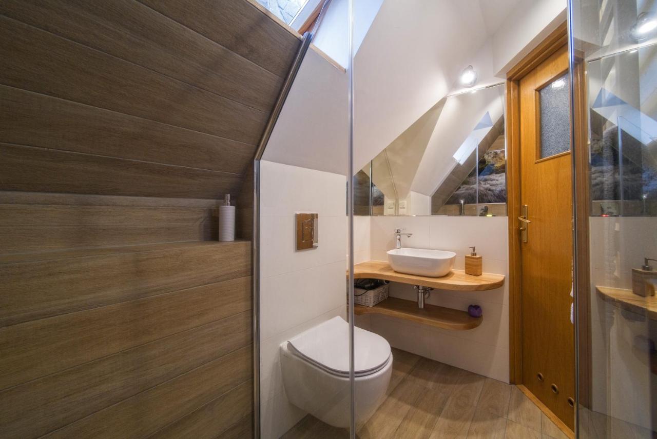 Apartament Chateau Karpielowka กอสเชียลิสกอ ภายนอก รูปภาพ