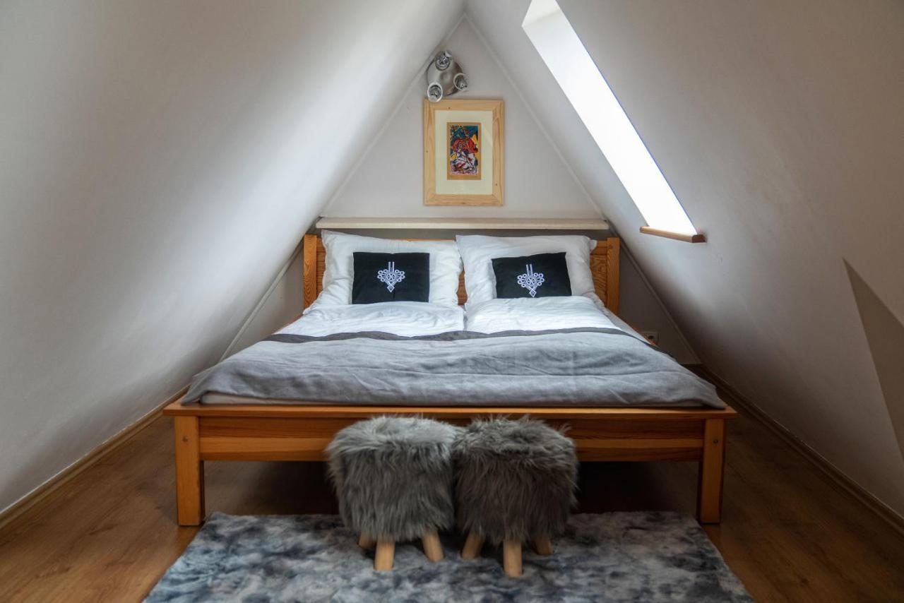 Apartament Chateau Karpielowka กอสเชียลิสกอ ภายนอก รูปภาพ